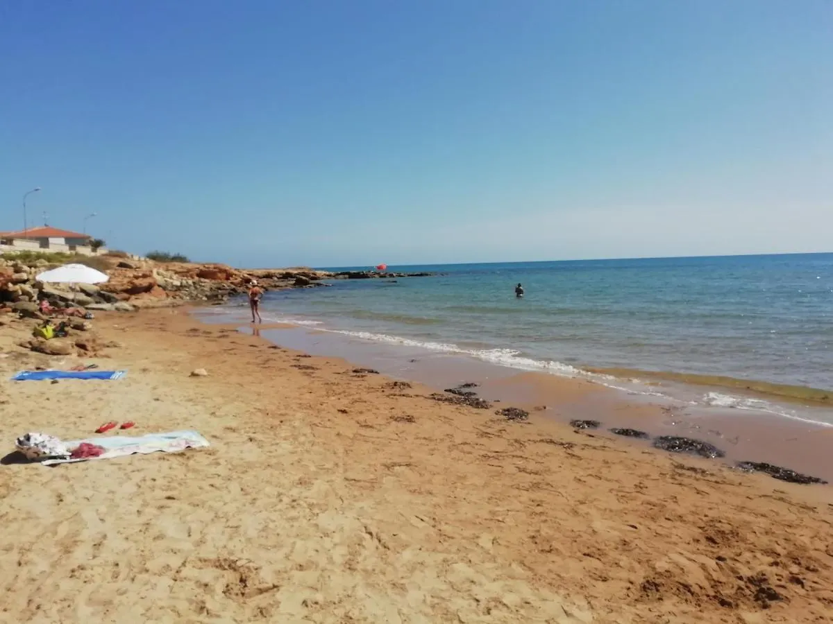 Appartamento La casa dei fico d'india Marina di Ragusa 0*,  Italia